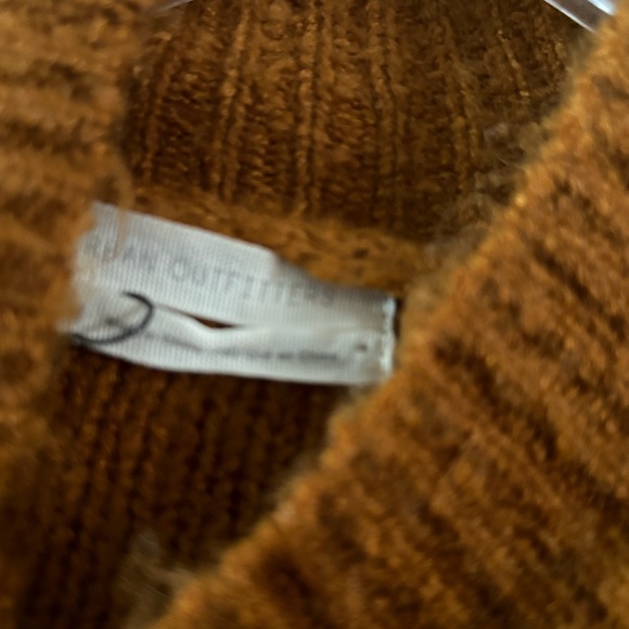 Cropped Sweater by Urban Outfitter’s NWOT size M! Great Color! - Picture 5 of 6